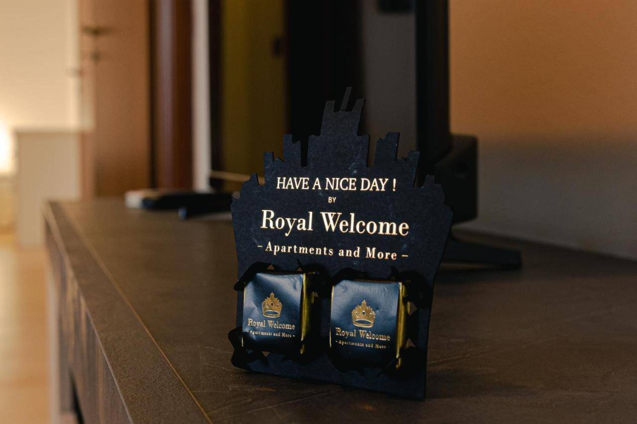 House 39 - Royal Welcome